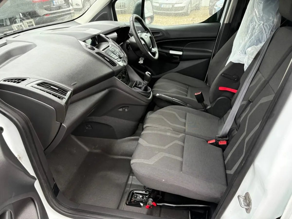 Ford Transit Connect 1.6 TD 95 LWB Trend - Image 2