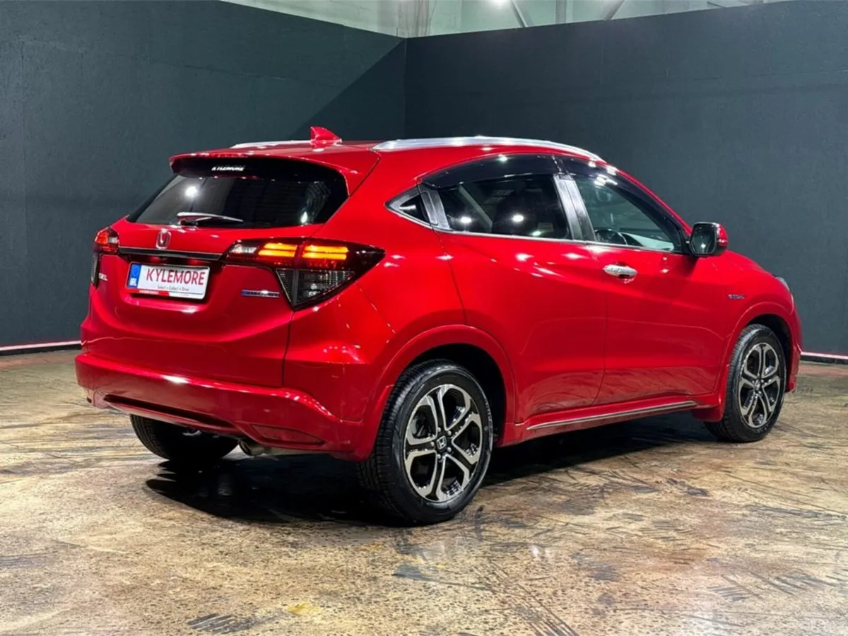 Honda Vezel 1.5 HYBRID - CRUISE CONTROL - REVERSE - Image 4