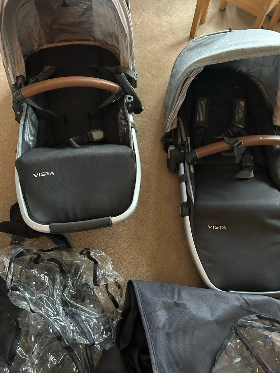Uppababy Vista complete twin set - Image 2