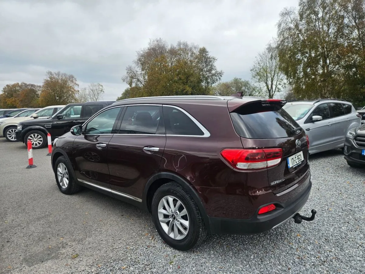 Kia Sorento Platinum 4X2 5DR - Image 4
