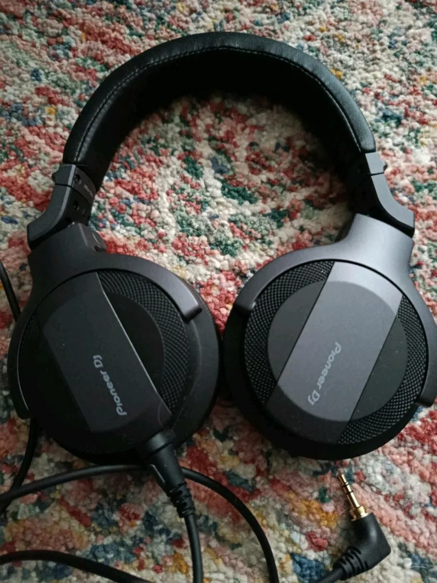 AlphaTheta DDJ-FLX2 DJ Controller - Image 2