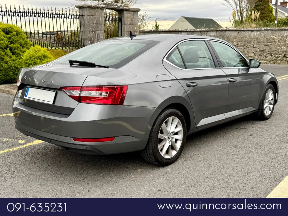 Skoda Superb 2.0 TDi AMBITION 150 BHP DSG AUTO - Image 3