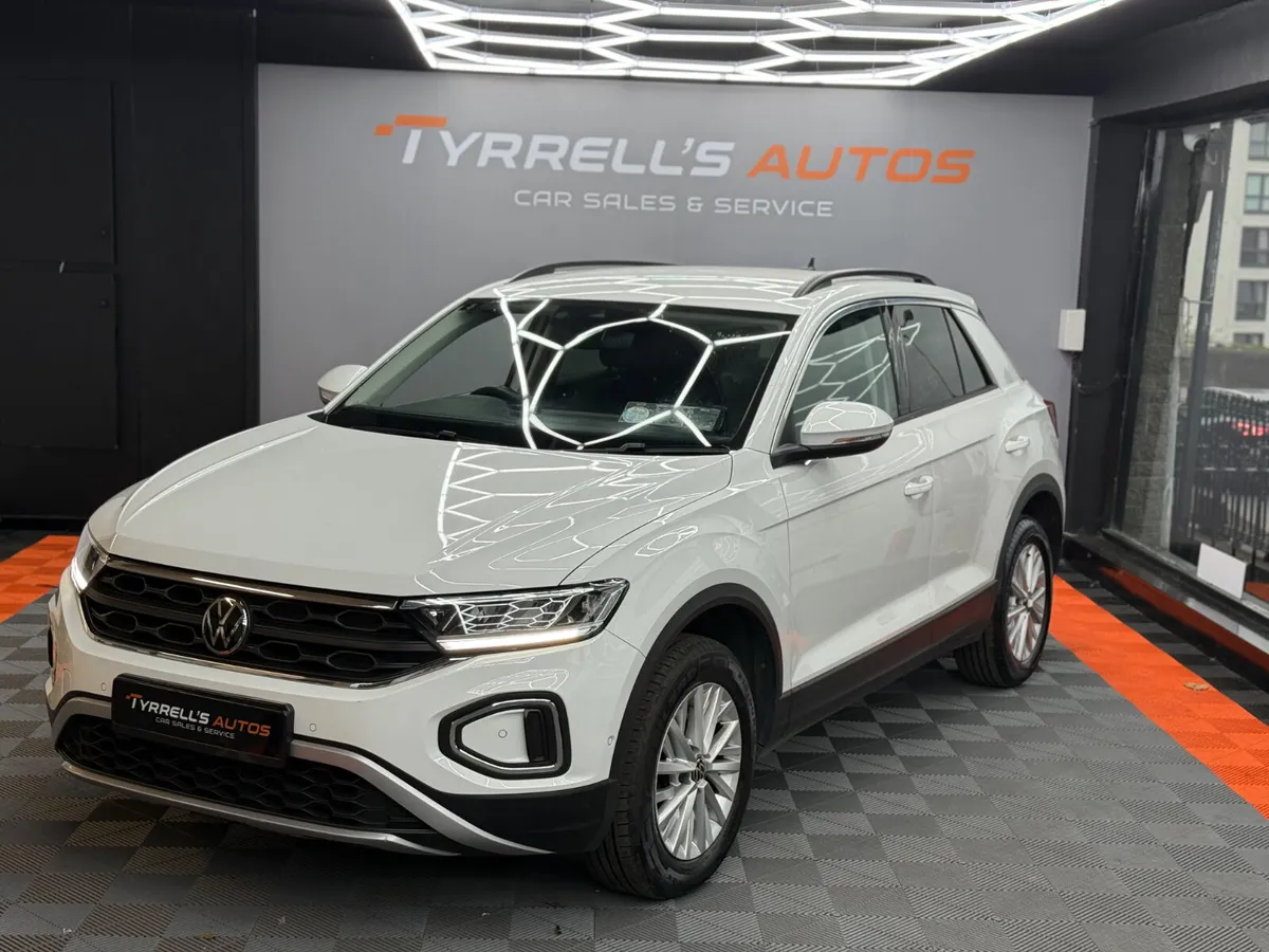 Volkswagen T-Roc 2.0TDI Life "ONLY 56K KMS" 2022 - Image 2