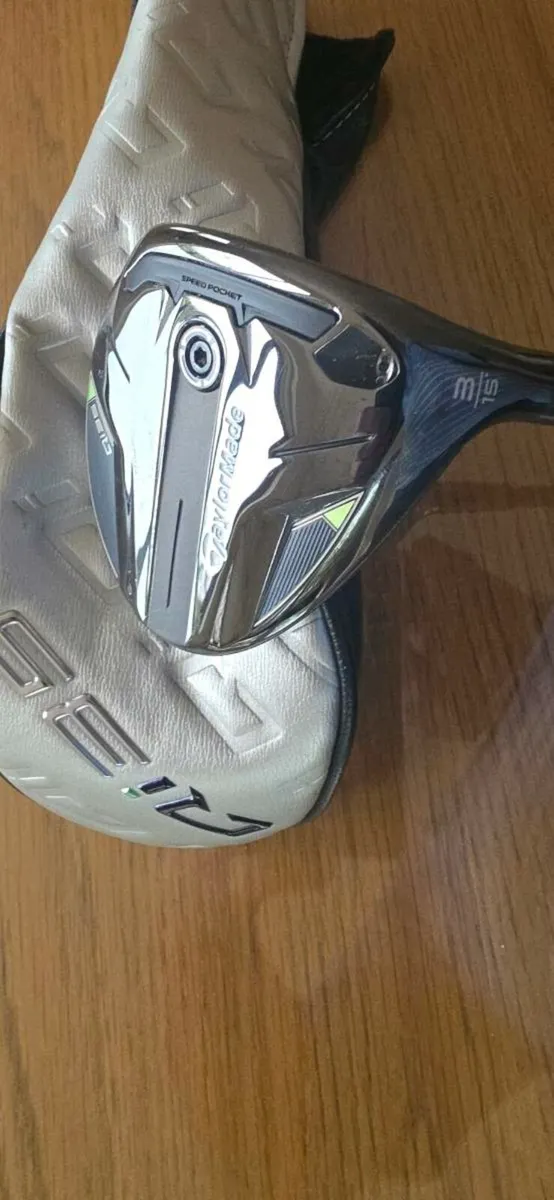 Taylormade Qi35 3 wood  almost New - Image 4
