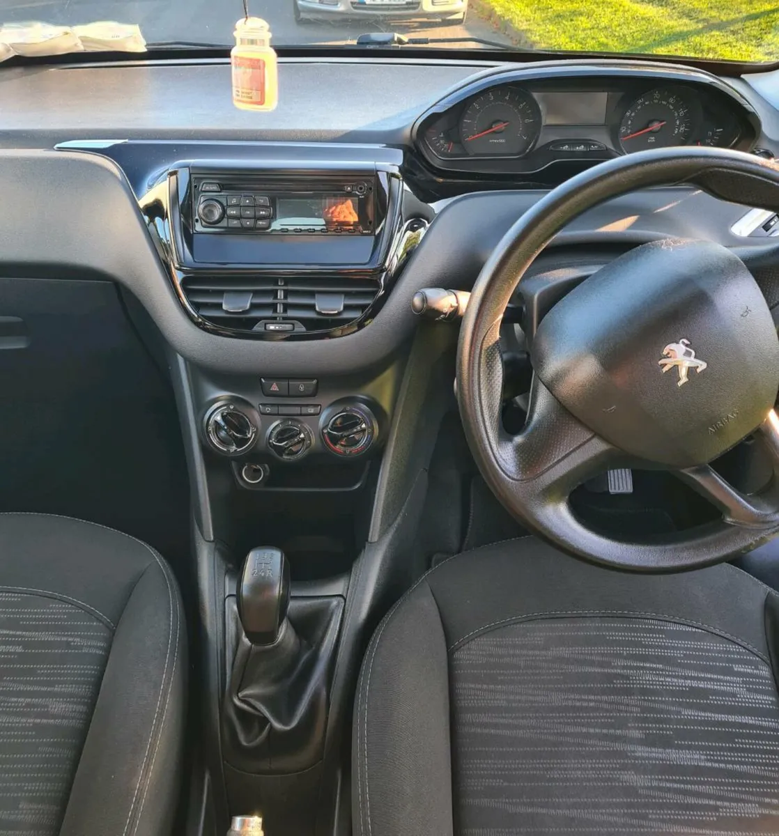Peugeot 208 2013 1l 5 door, low milage, fresh NCT - Image 3