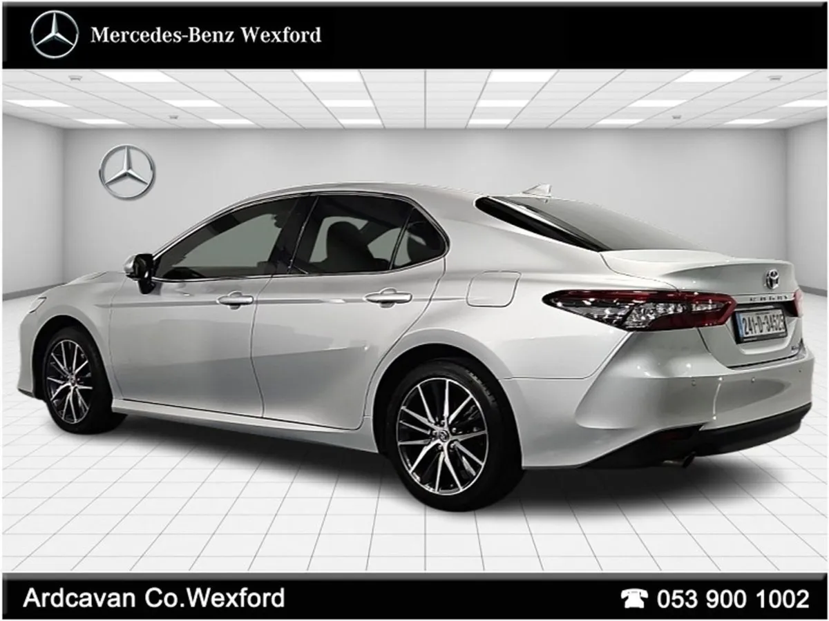 Toyota Camry 2.5 Hybrid Platinum Edition - Image 4