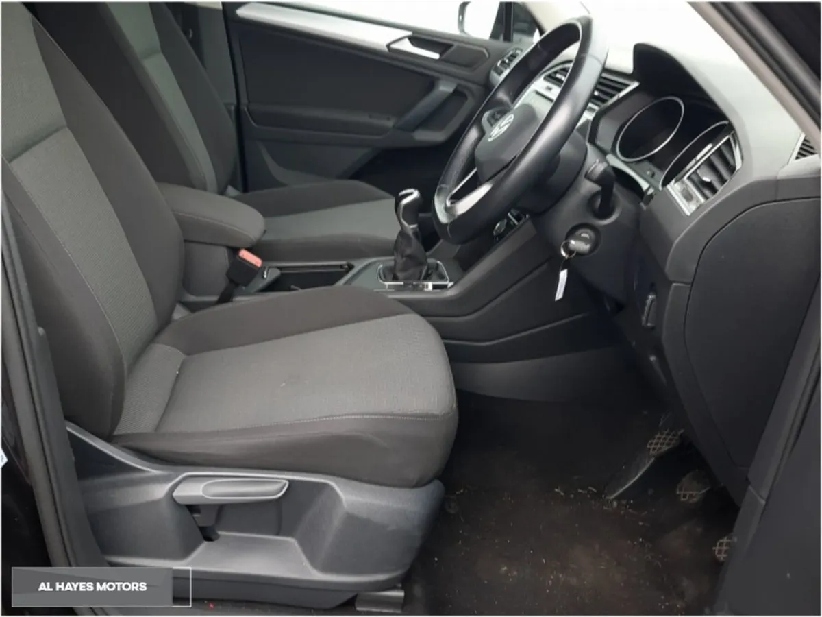 Volkswagen Tiguan  black Pack 2.0 TDI Life Model - Image 4