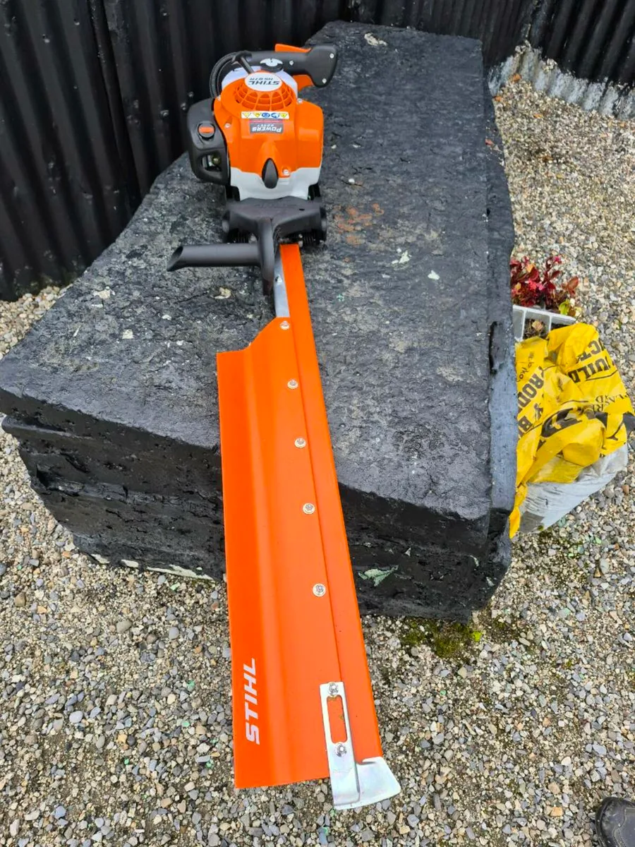 STIHL HEDGE TRIMMER  HS 87R  30"NEW - Image 3