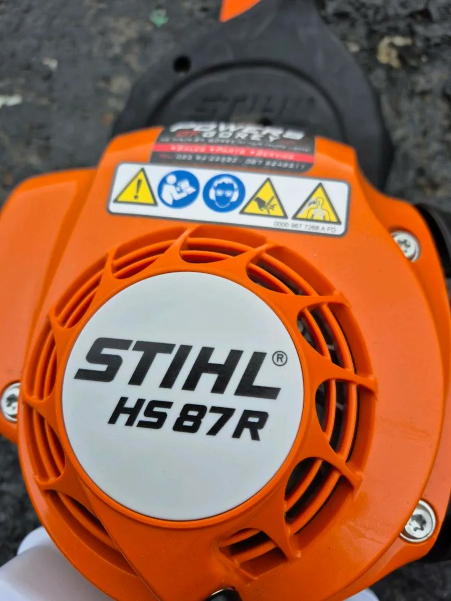 STIHL HEDGE TRIMMER  HS 87R  30"NEW - Image 4