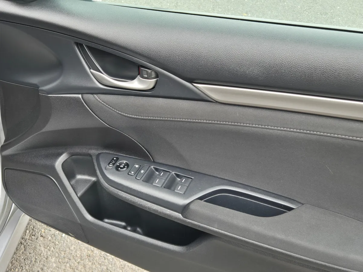 2018 Honda Civic  5DR 1.0 SMART - Image 3