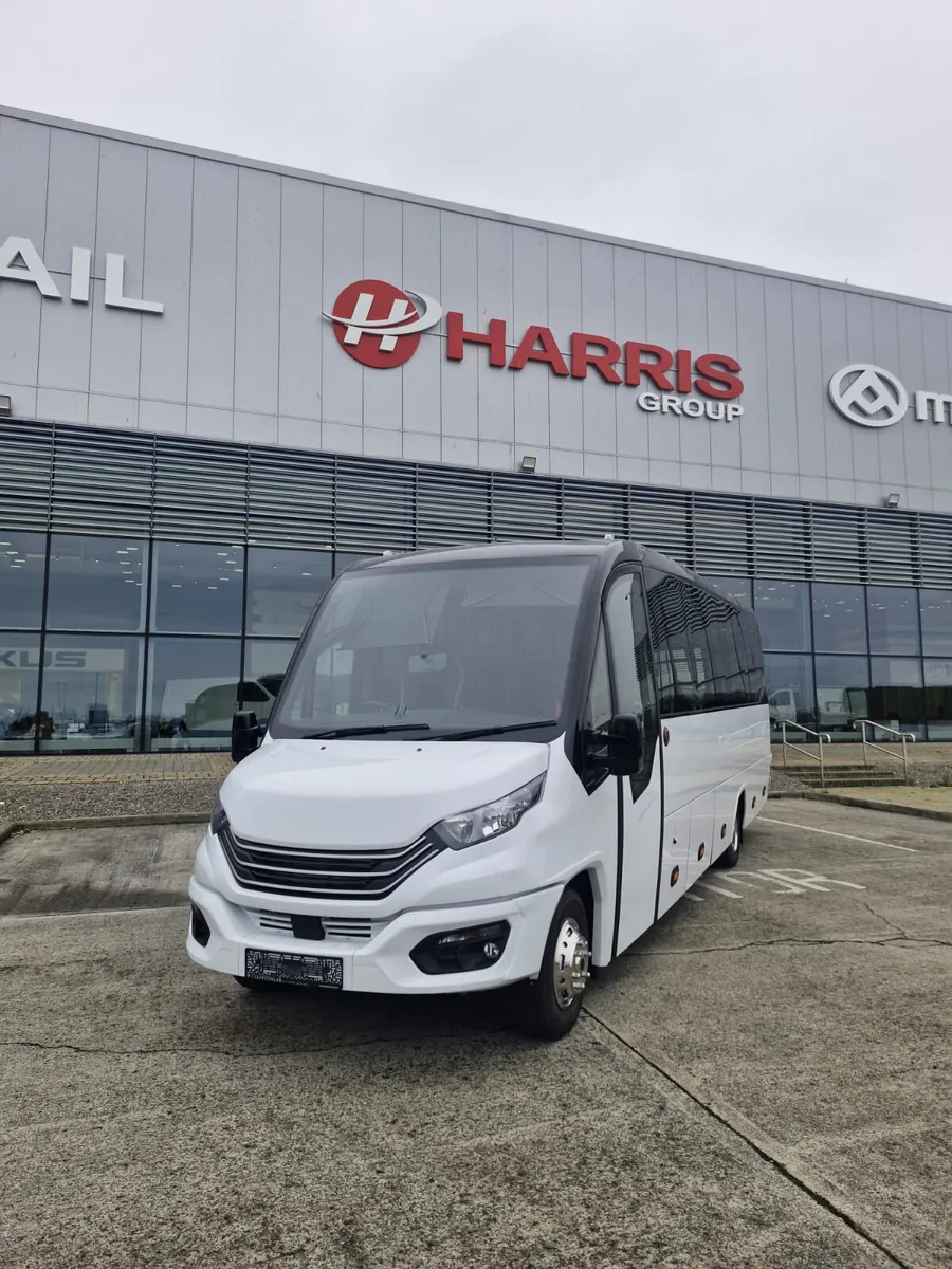 New Iveco Crusader 33seats + G + D - Image 1