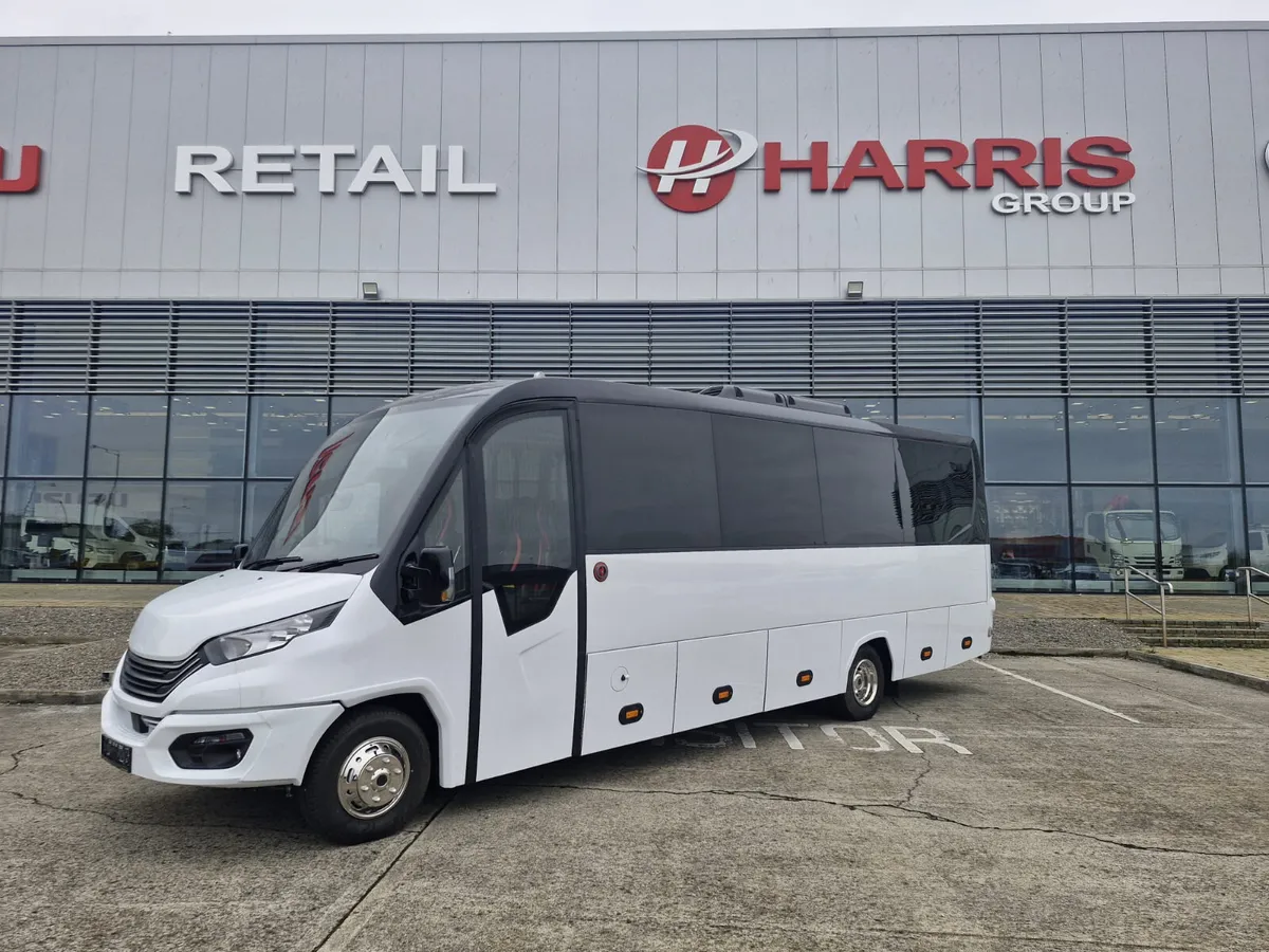 New Iveco Crusader 33seats + G + D - Image 2