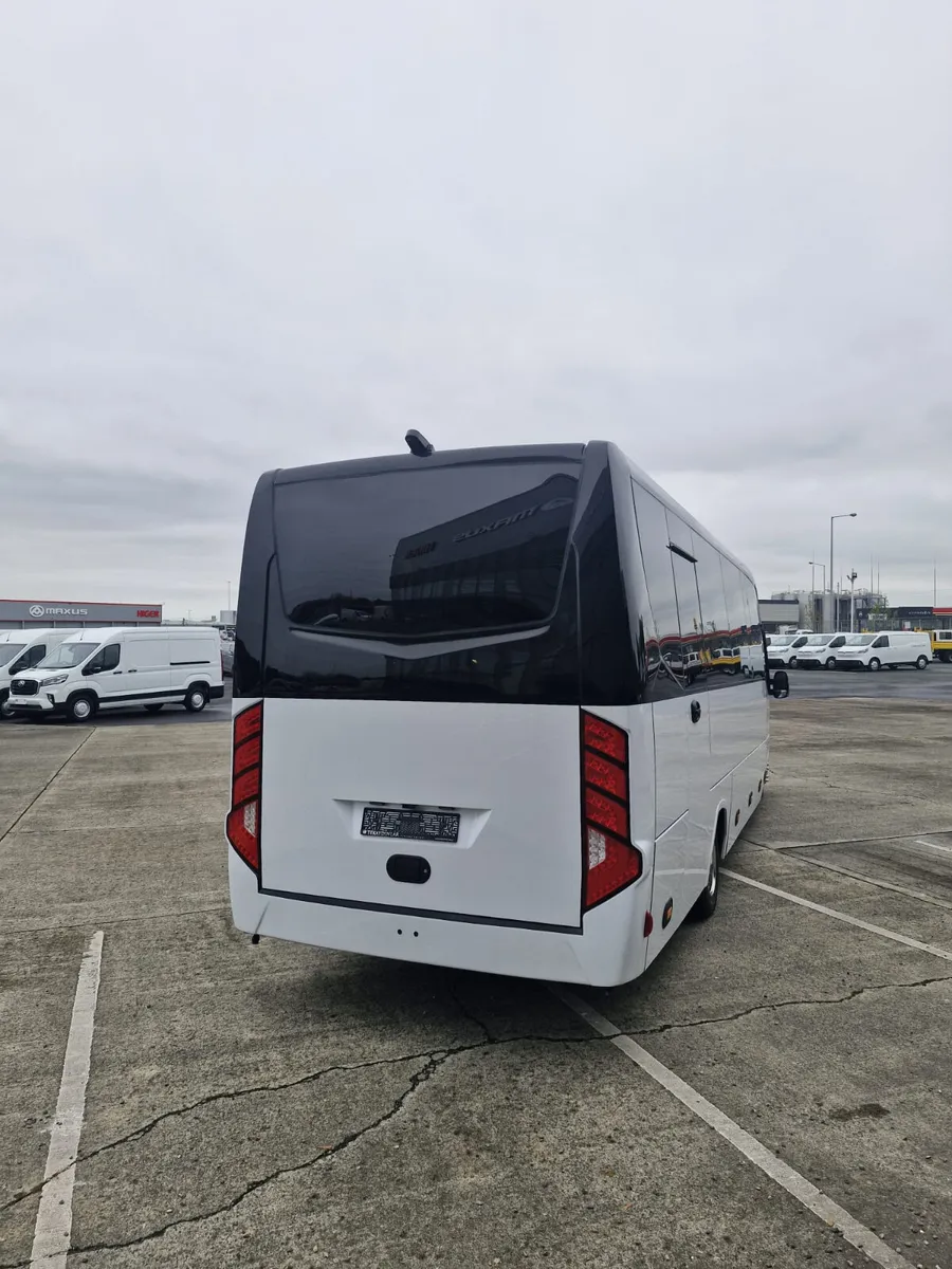 New Iveco Crusader 33seats + G + D - Image 4