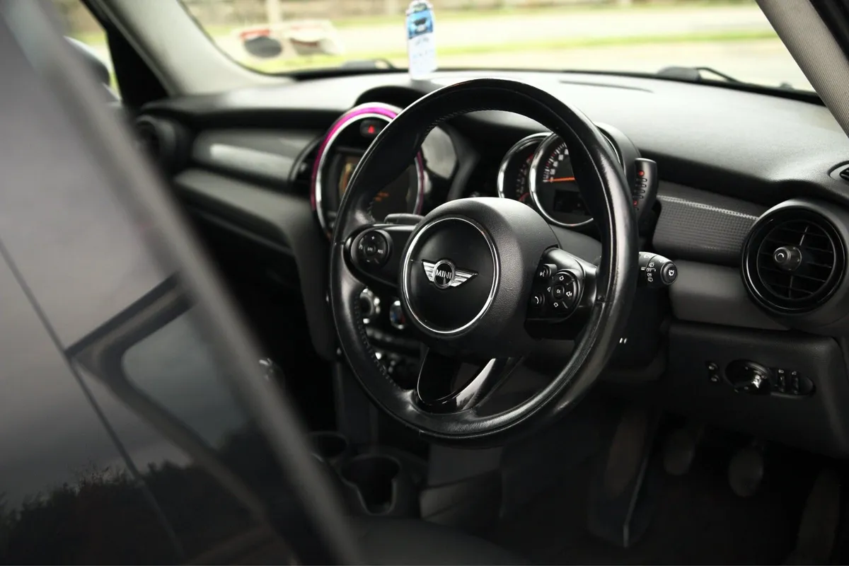 MINI COOPER ONE D ✅ FRESH NCT ✅ - Image 3
