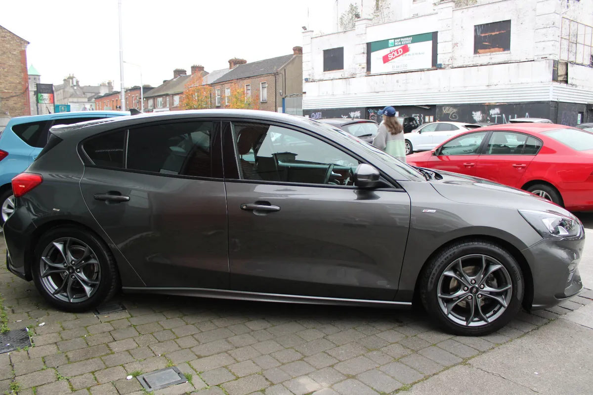 Ford Focus 1.0 ST-LINE 2019 * 1 OWNER* - Image 3