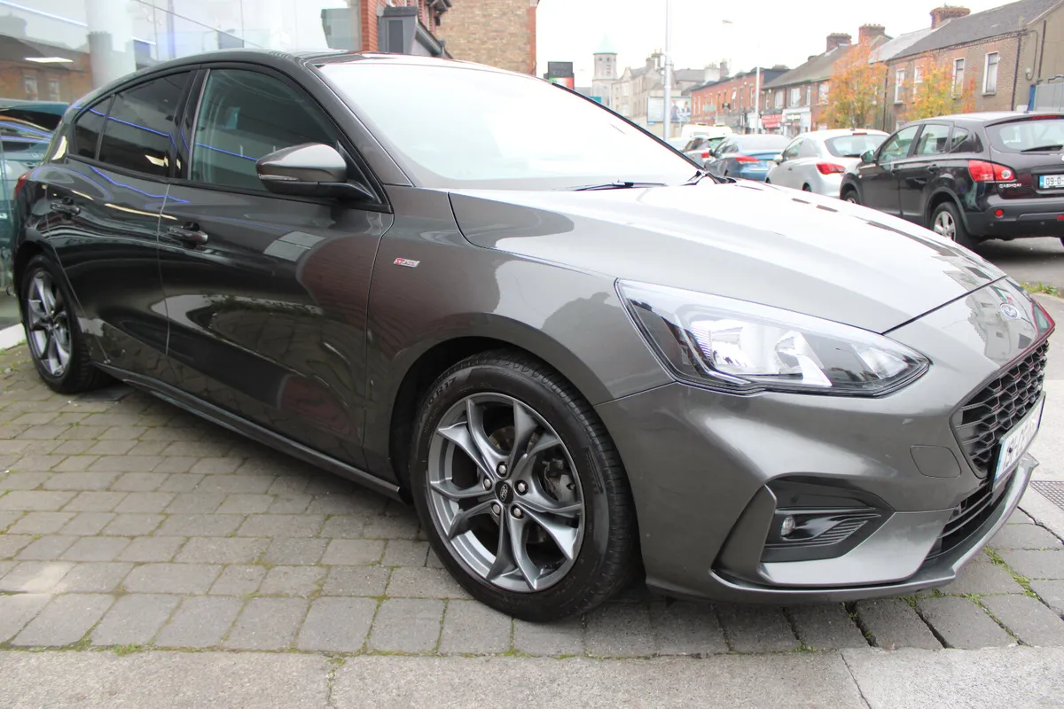 Ford Focus 1.0 ST-LINE 2019 * 1 OWNER* - Image 2