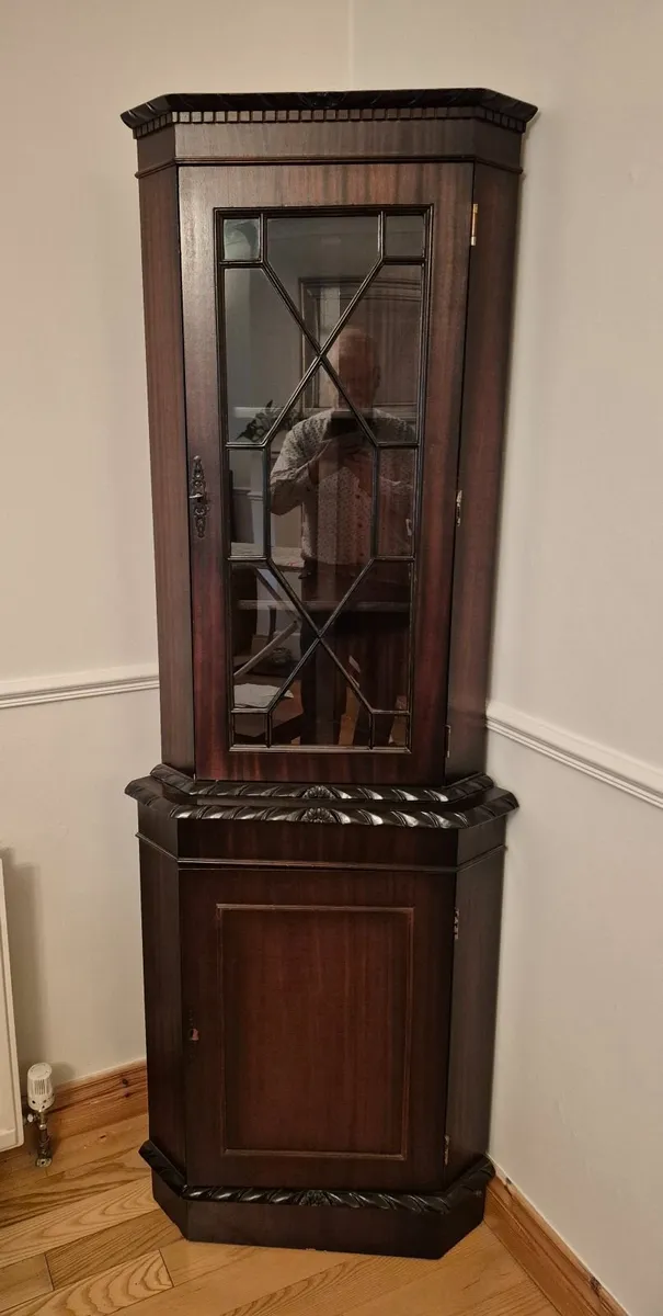 Two Display Cabinets and a Mirror - Image 2