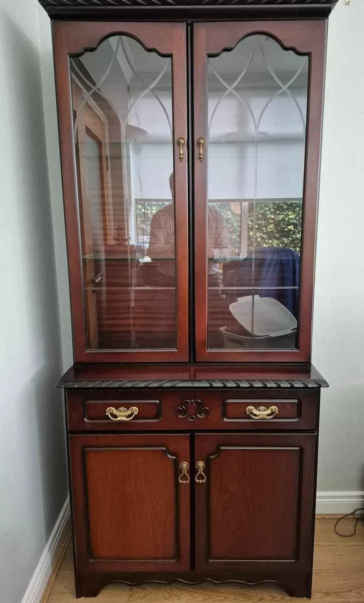 Two Display Cabinets and a Mirror - Image 3