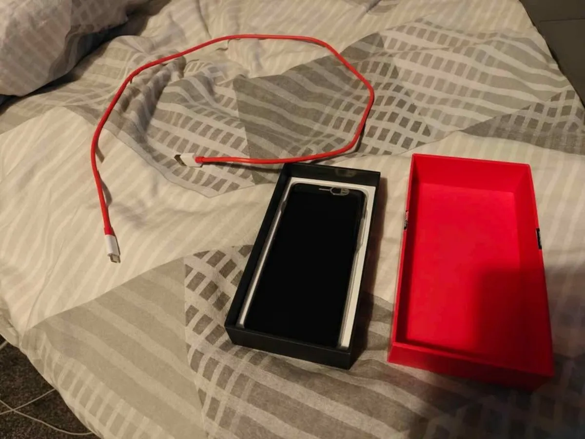 OnePlus 11 - Image 4
