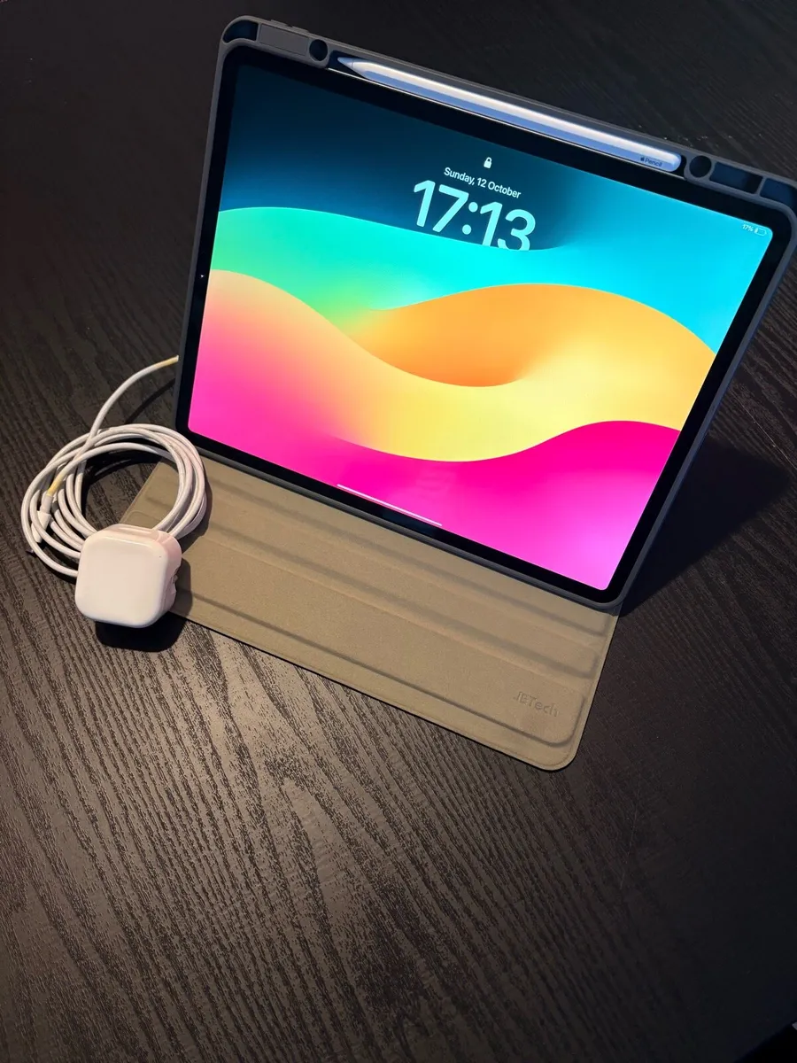 iPad Pro 12.9 “ (4th Gen 256GB) + Apple Pencil 2 - Image 2