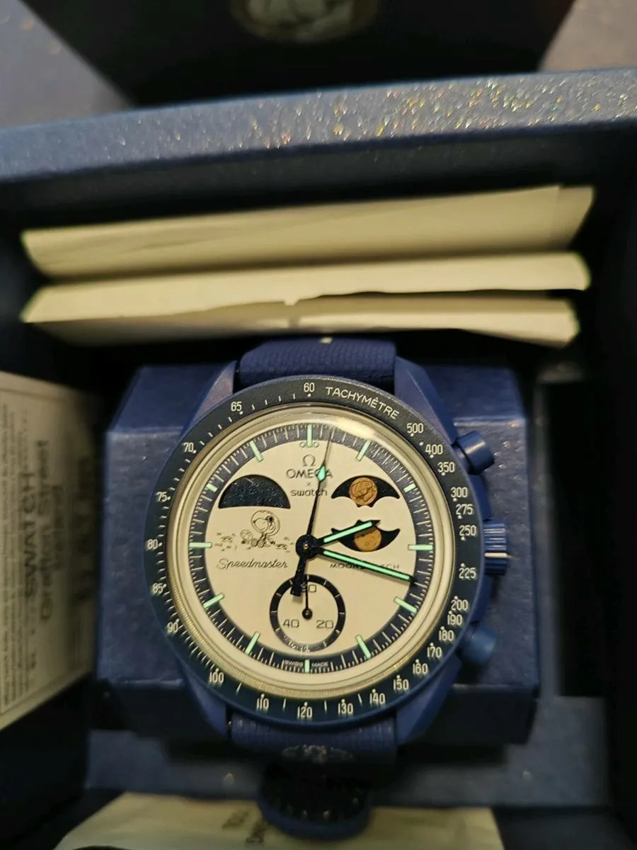 Swatch omega snoopy moonshine (Brand new) - Image 1