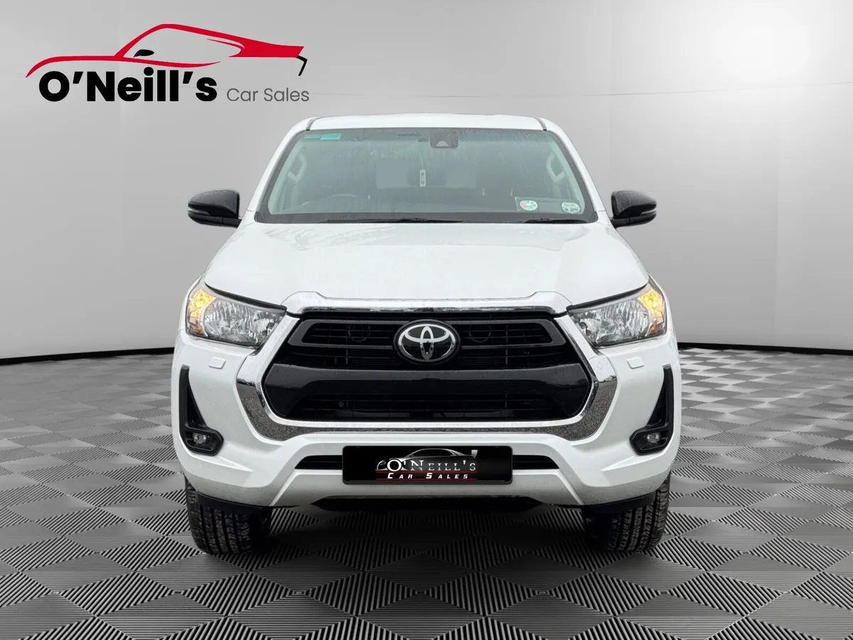 Toyota Hilux 2023 2.8 SR5 D/CAB AUTO 4DR #291 - Image 4