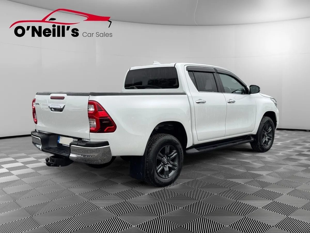 Toyota Hilux 2023 2.8 SR5 D/CAB AUTO 4DR #291 - Image 3