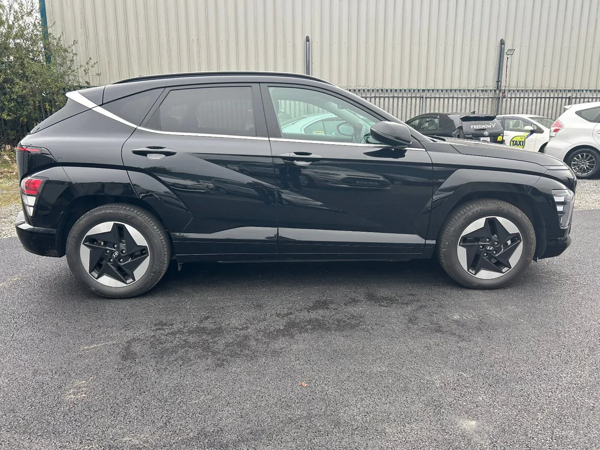 2024 Hyundai KONA LONG RANGE - Image 4