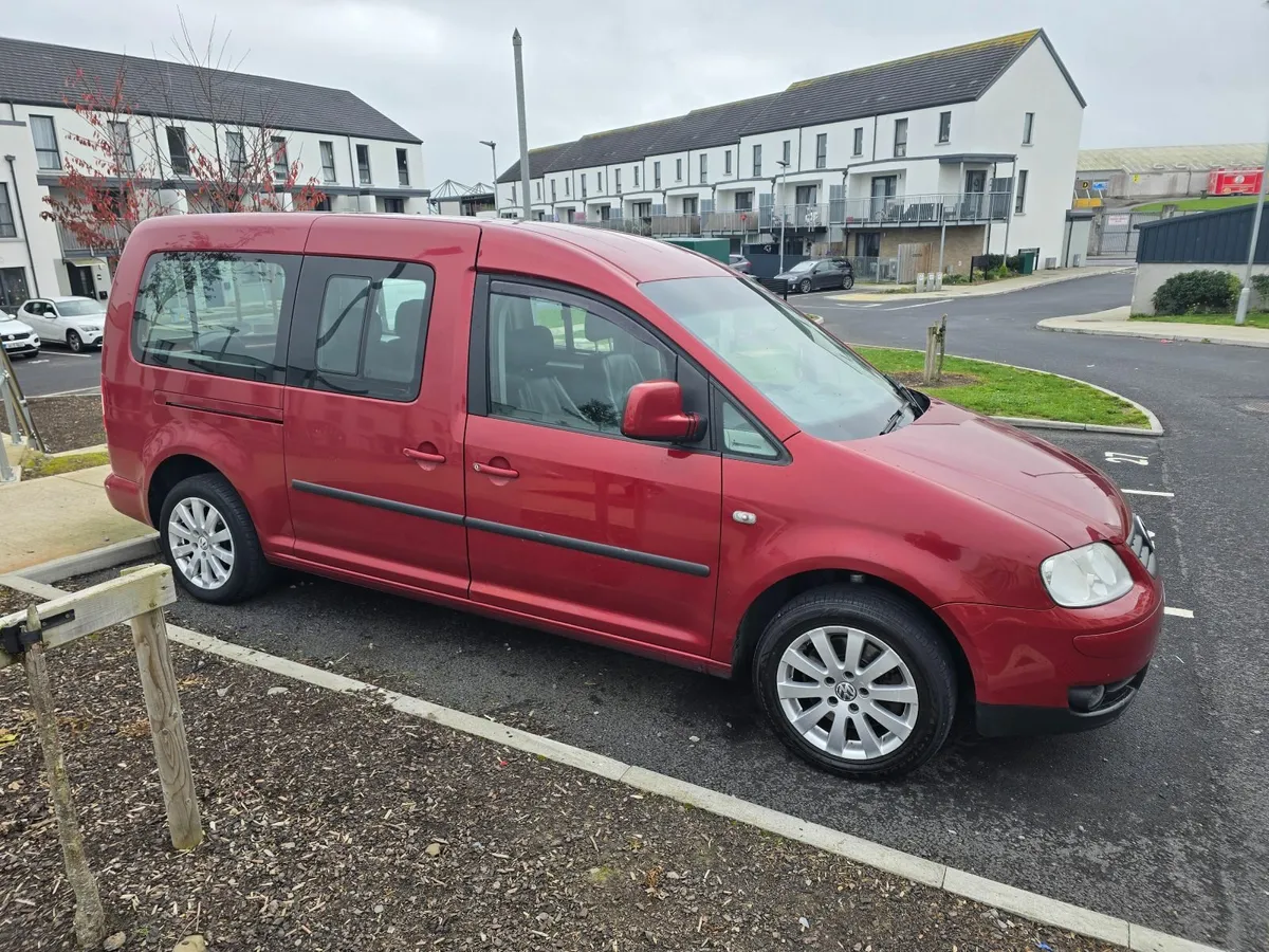 Volkswagen Caddy Maxi Life 2010 - Image 1