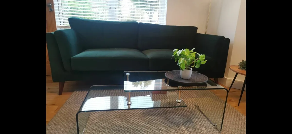 3 seater green velvet sofa - Bellini - Image 3