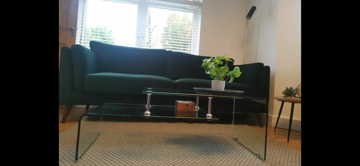 3 seater green velvet sofa - Bellini - Image 4