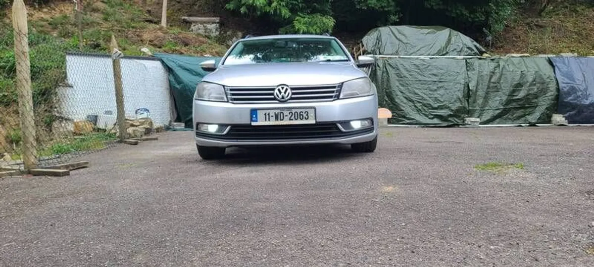 2011 Volkswagen Passat - Image 1