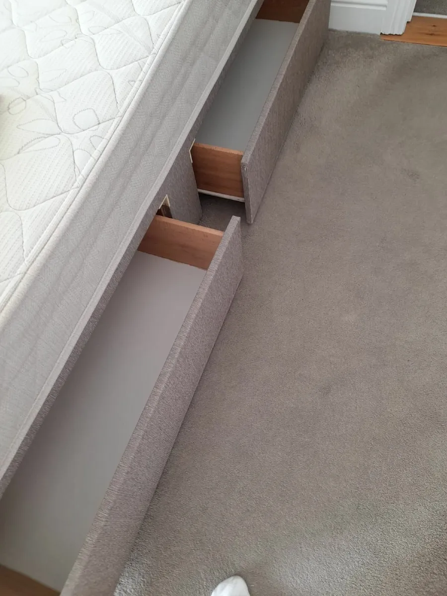 Beds - Image 2