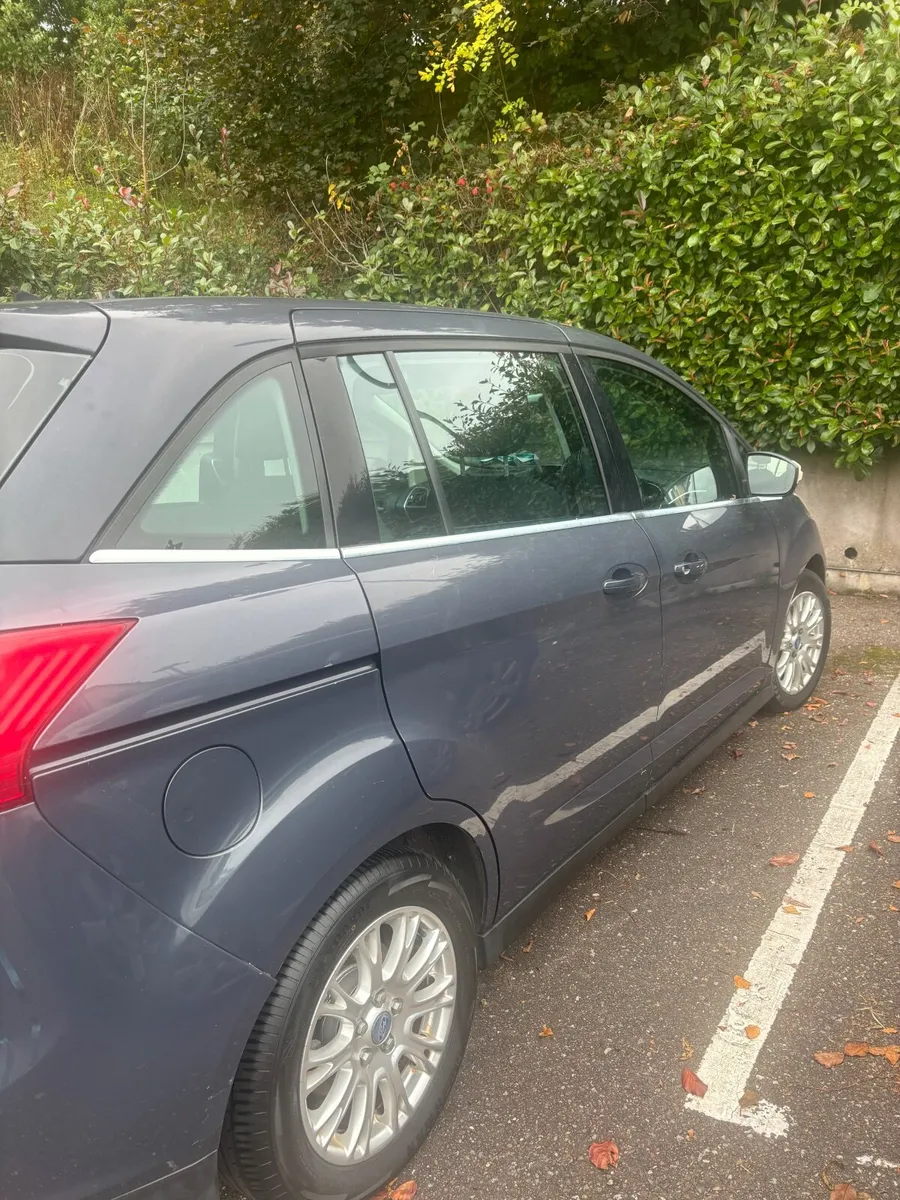 Ford Grand C-Max 2011 - Image 1