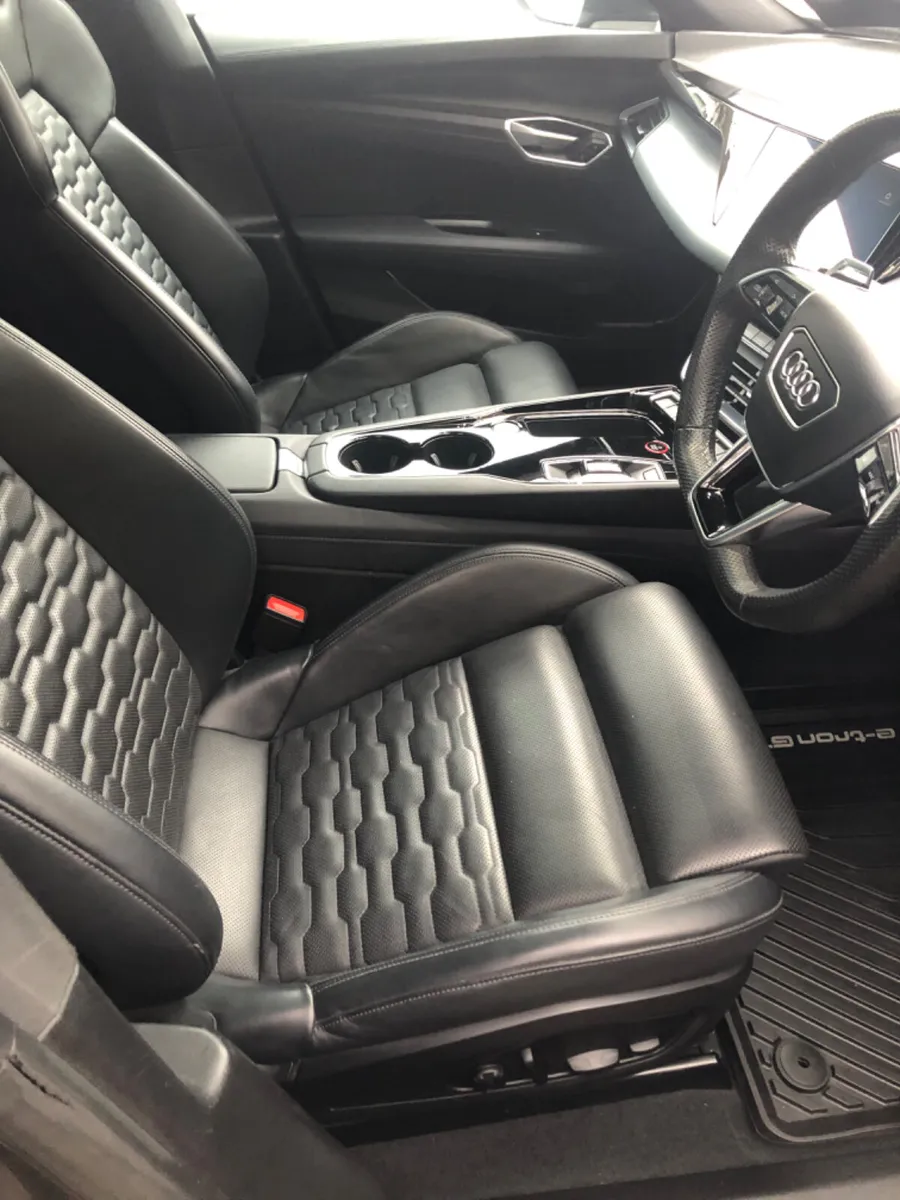 2023 AUDI eTRON GT PAN ROOF LONG RANGE - Image 2