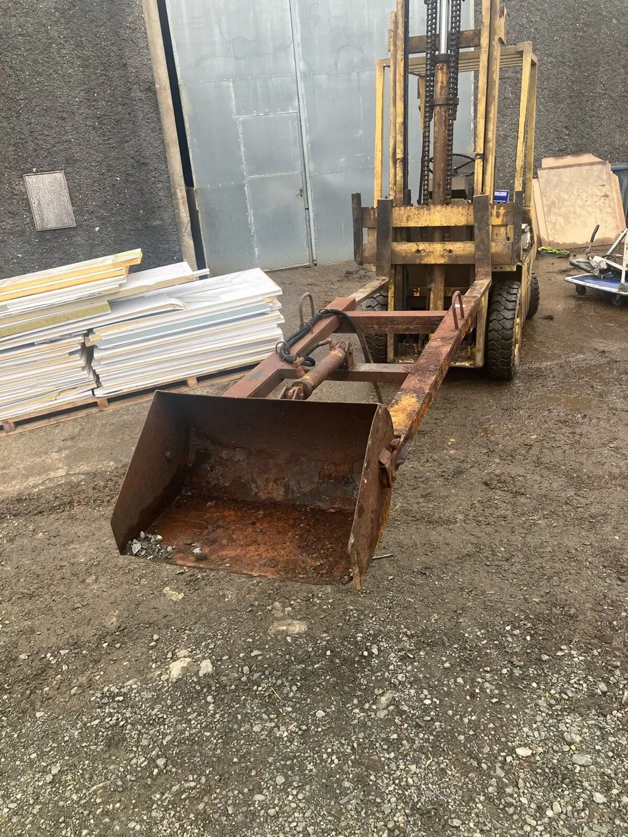 Forklift scoop - Image 1
