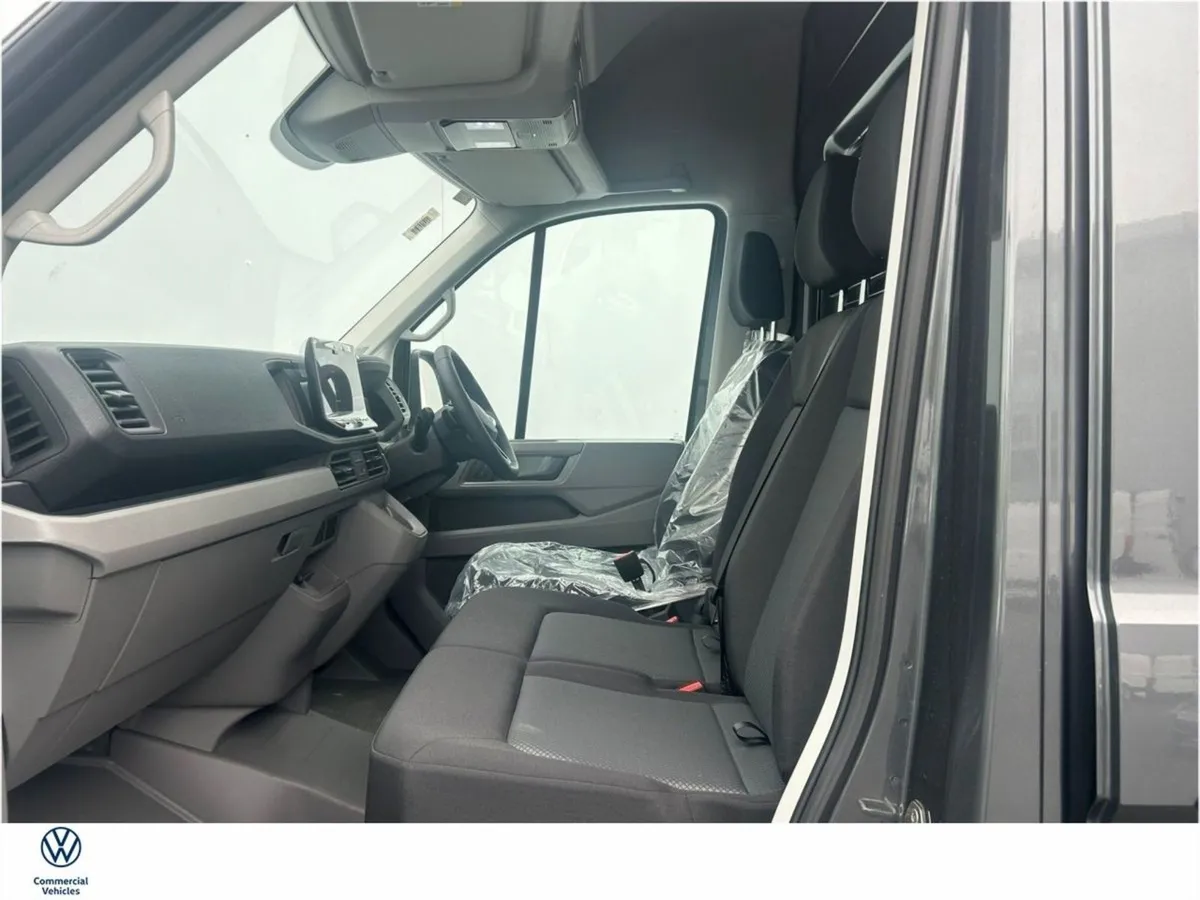 Volkswagen Crafter MWB 30 Trend 140HP High Roof(e - Image 4