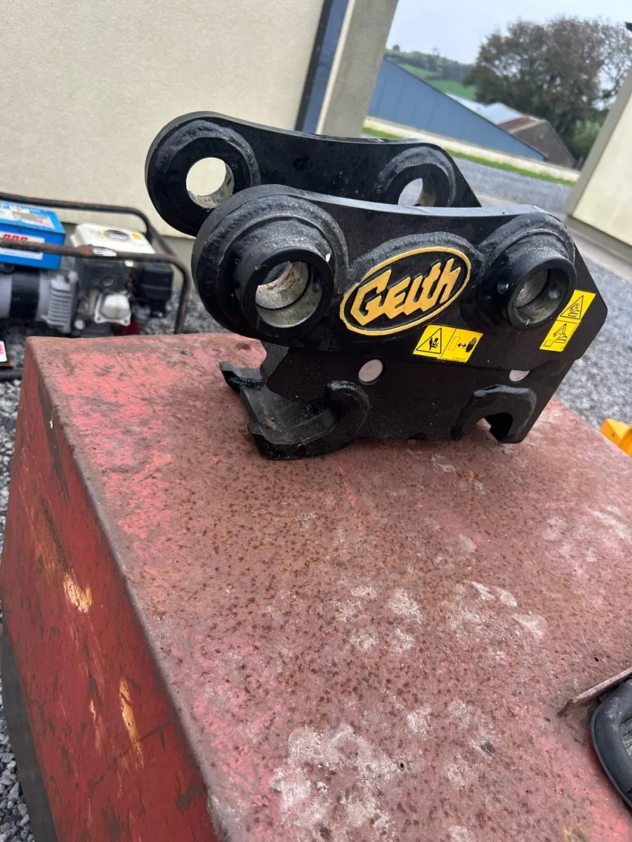 Unused Geith 40mm pin manual quick hitch - Image 1
