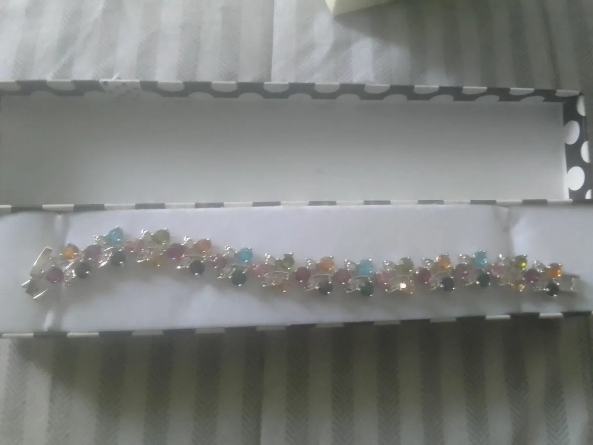 VINTAGE GENUINE AUSTRIAN  CRYSTAL  BRACELET 7" - Image 2