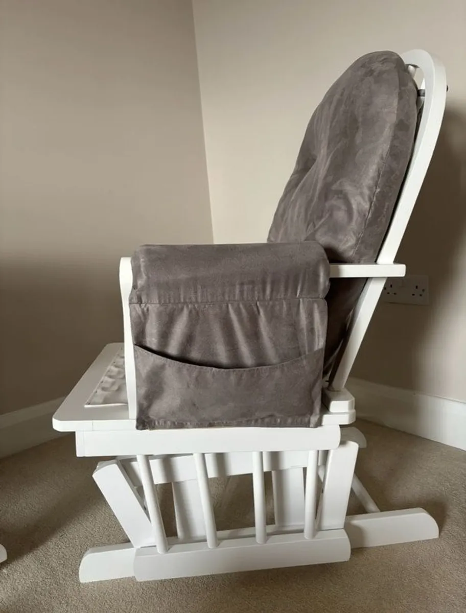 Babylo Brompton glider- feeding/nursery chair and footstool - Image 2