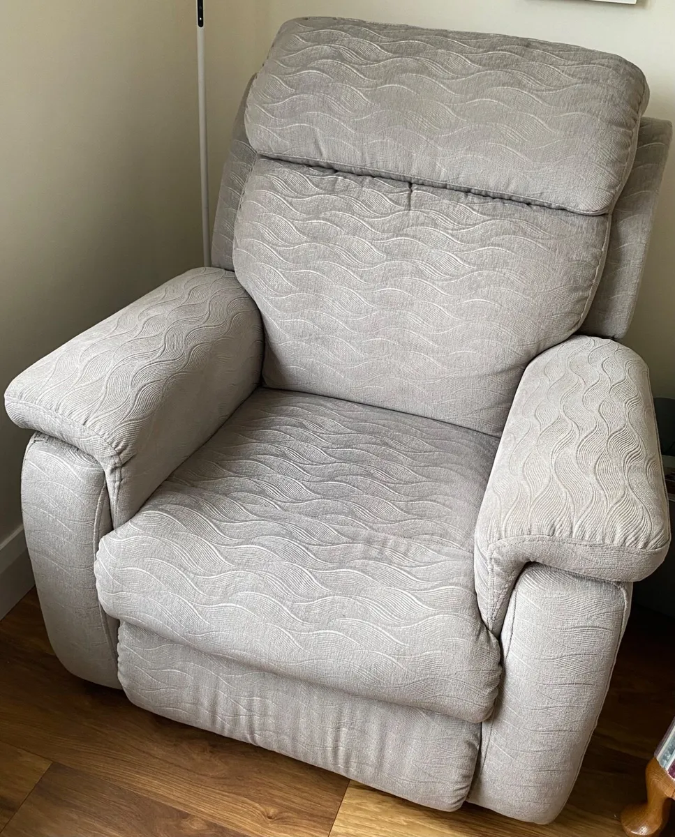 Riser / recliner chair - Image 2