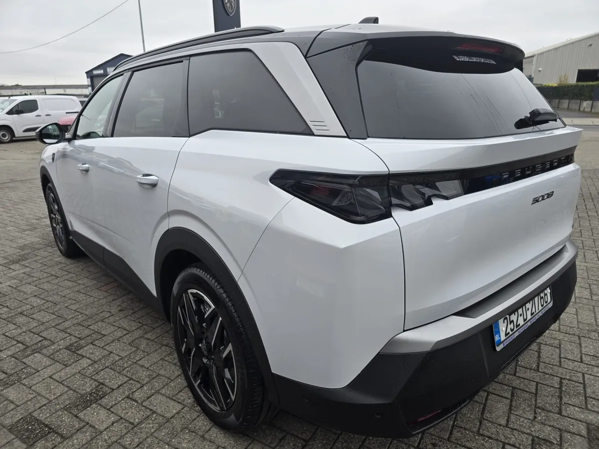 2025 Peugeot 5008 GT hybrid scrappage offer - Image 4