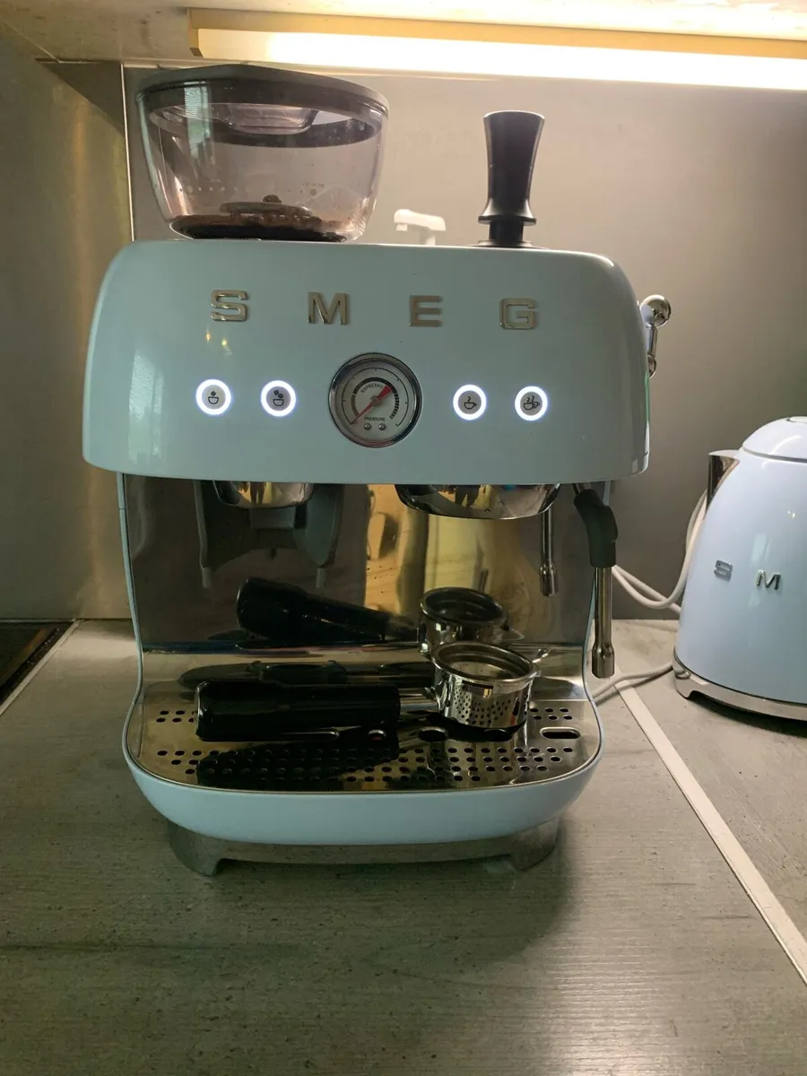 SMEG  Coffee Machine - Image 1