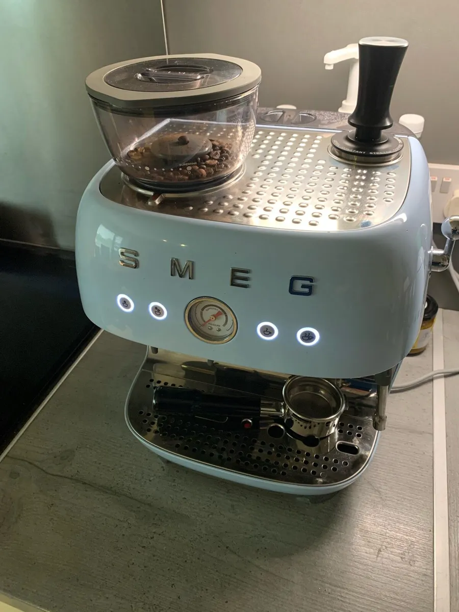 SMEG  Coffee Machine - Image 2