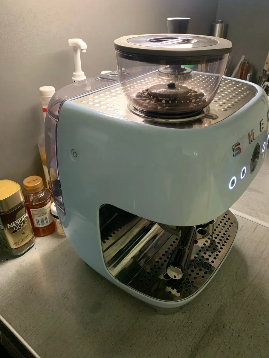 SMEG  Coffee Machine - Image 3