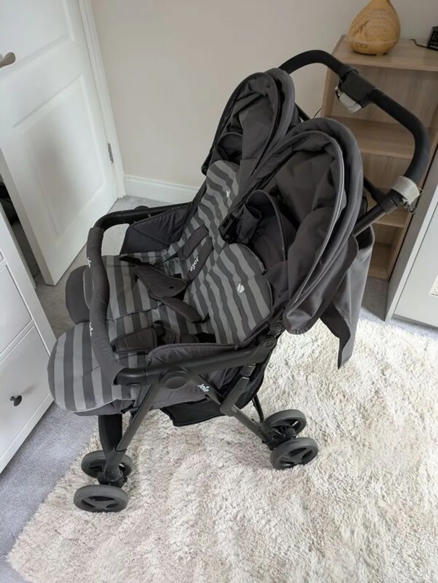 Joie Aire Double Buggy Near New Condition - Image 3
