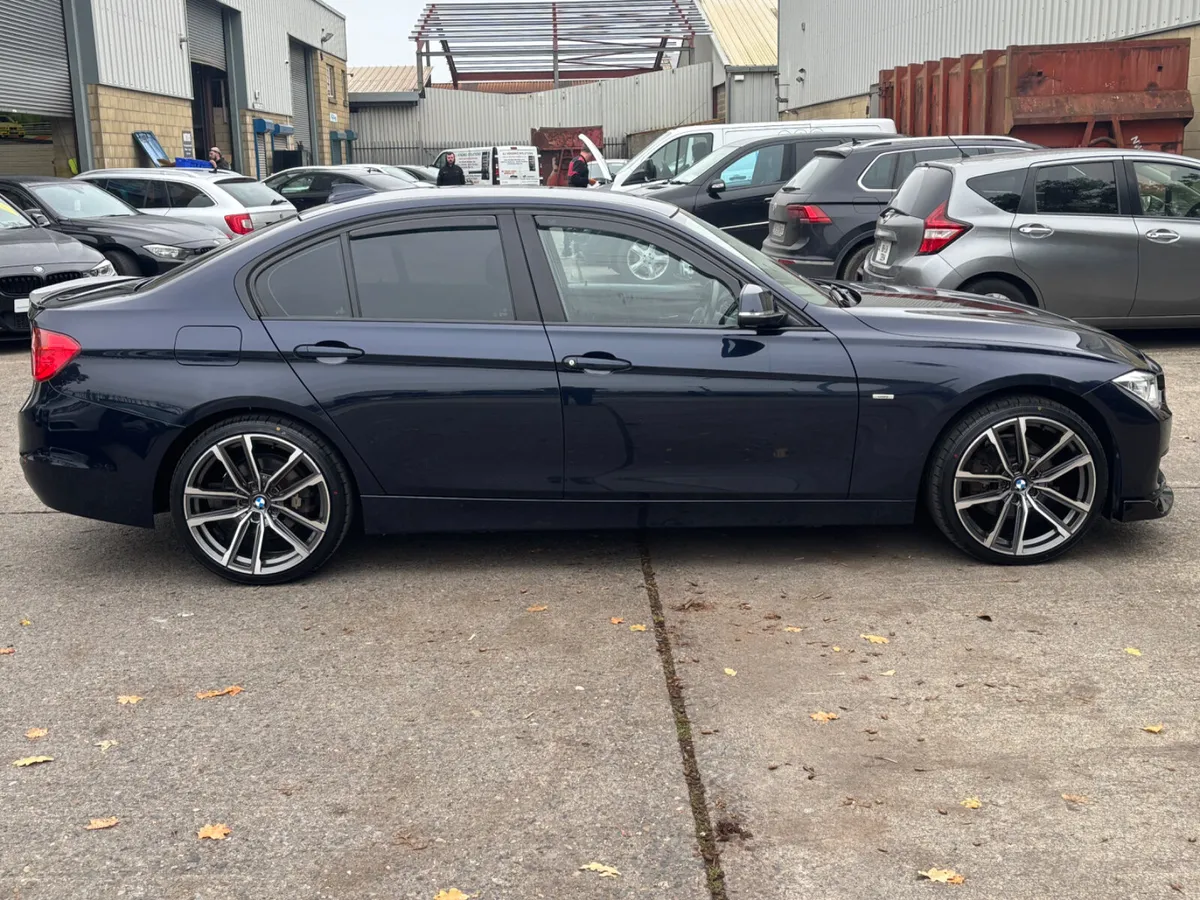 2015 BMW 320D LUXURY AUTO FULLY LOADED WITH EXTRAS - Image 3