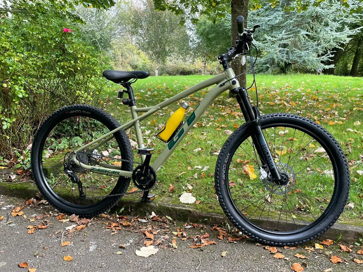 GT ZASKAR MOUNTAIN BIKE 27,5 WHEELS - Image 1