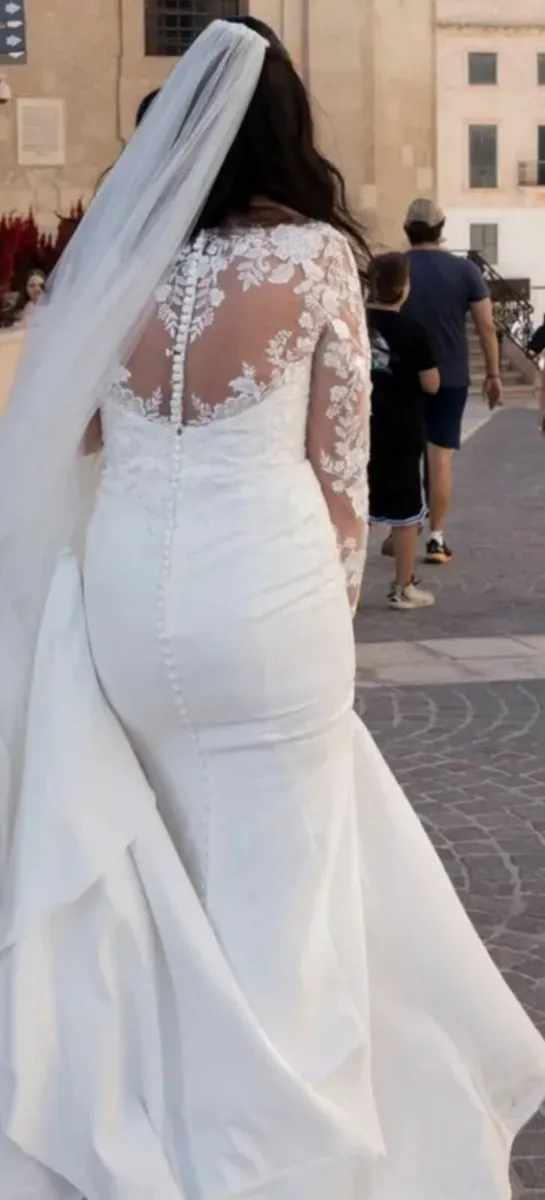Ivory white wedding dress - Image 2