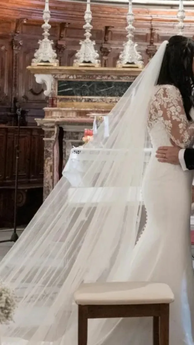 Ivory white wedding dress - Image 4